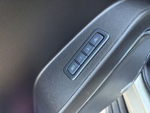 Used 2017 GMC Yukon SLT image 33