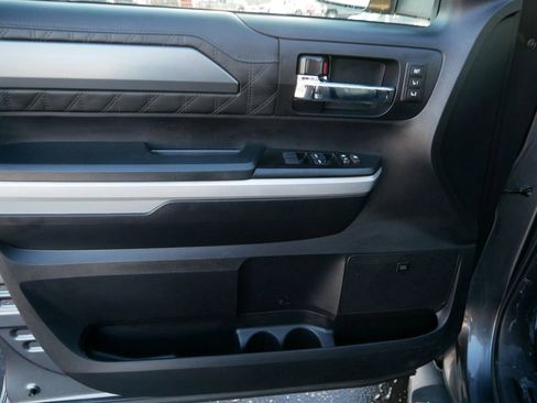 Used 2021 Toyota Tundra 4x4 CrewMax image 10