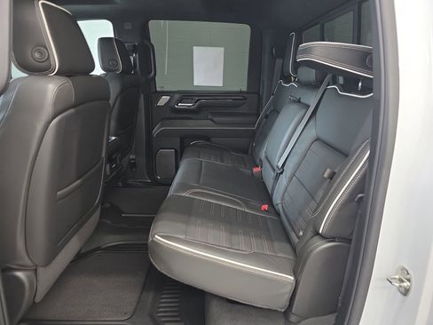 Used 2024 GMC Sierra 2500 AT4X image 30