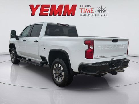 Used 2024 Chevrolet Silverado 2500 Custom w/ Custom Value Package image 6