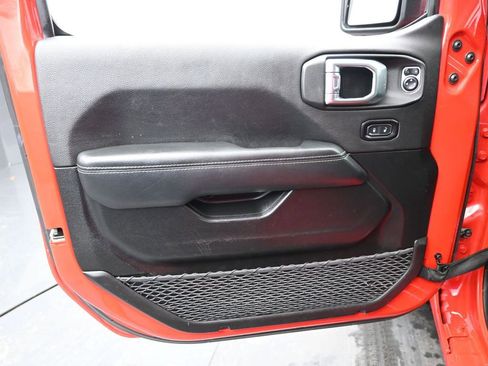 Used 2023 Jeep Wrangler Sahara image 27