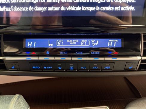 Used 2022 Toyota Sienna XLE image 21