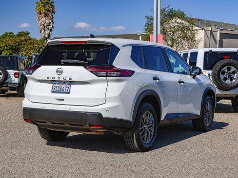 Used 2024 Nissan Rogue S image 4