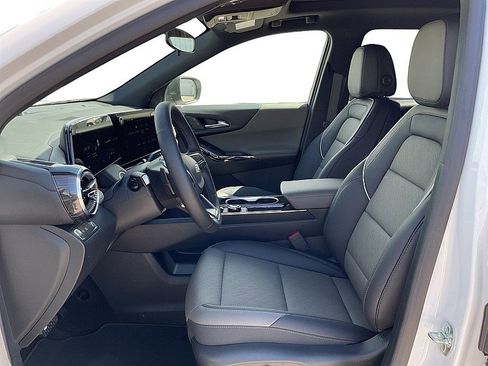 New 2026 Chevrolet Equinox LT w/ Convenience Package II FWD image 9