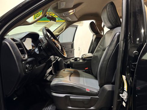 Used 2020 RAM 3500 Tradesman w/ Chrome Appearance Group image 12