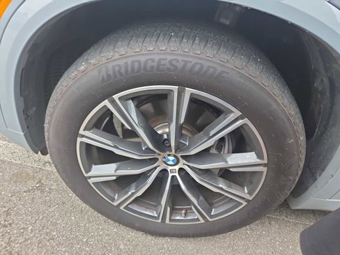 Used 2025 BMW X5 xDrive40i w/ M Sport Package AWD/4WD image 9