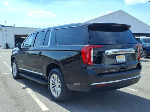 Certified 2023 GMC Yukon XL SLT w/ SLT Premium Package AWD/4WD image 5