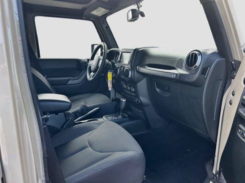 Used 2017 Jeep Wrangler Unlimited Sport w/ Quick Order Package 24S AWD/4WD image 35