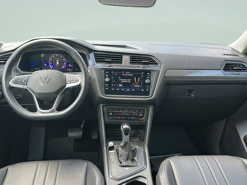 Certified 2023 Volkswagen Tiguan SE w/ Panoramic Sunroof Package FWD image 13