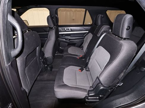 Used 2018 Ford Explorer XLT w/ Class II Trailer Tow Package FWD image 15