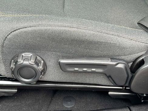 Used 2024 Jeep Gladiator Sport image 27