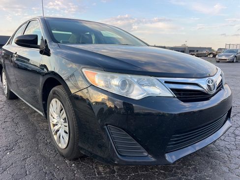 Used 2014 Toyota Camry LE FWD image 1
