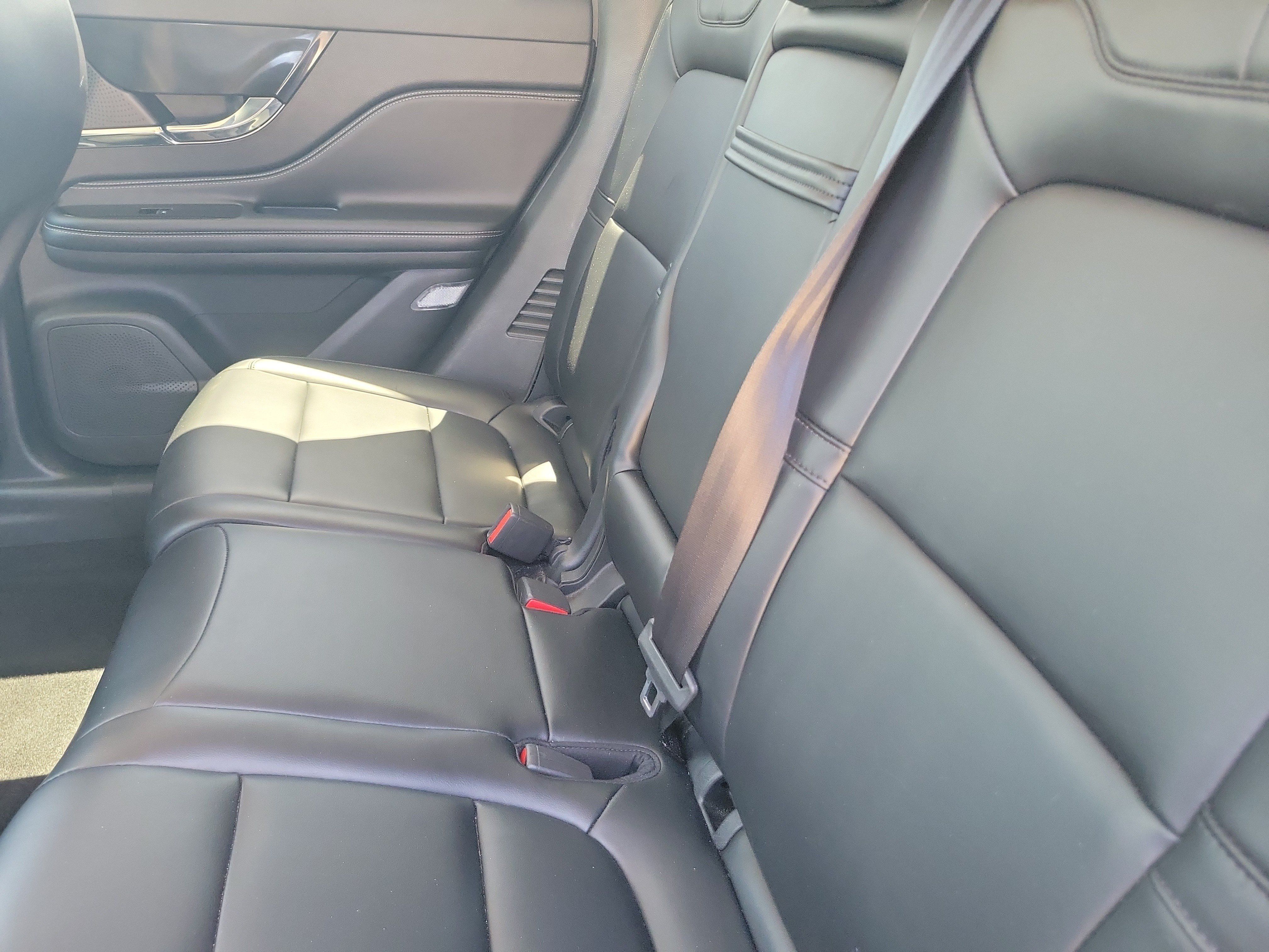 Used 2023 Lincoln Corsair AWD image 12