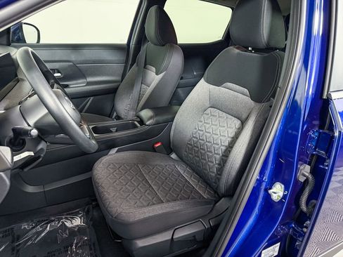 Certified 2025 Nissan Kicks SV AWD/4WD image 16