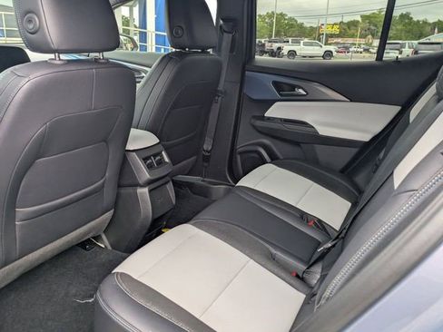 Certified 2025 Chevrolet Equinox EV LT FWD image 15