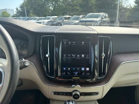 Used 2021 Volvo XC60 T5 Momentum w/ Premium Package AWD/4WD image 25