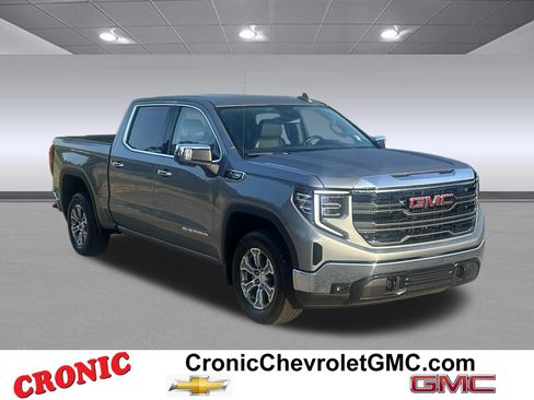 Used 2025 GMC Sierra 1500 SLT RWD image 1