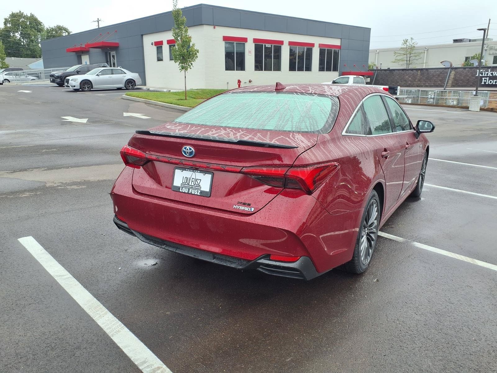 Certified 2020 Toyota Avalon XSE w/ All Weather Liner Package FWD image 4