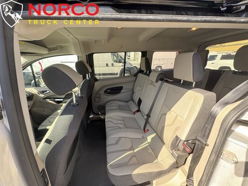 Used 2018 Ford Transit Connect XLT image 15