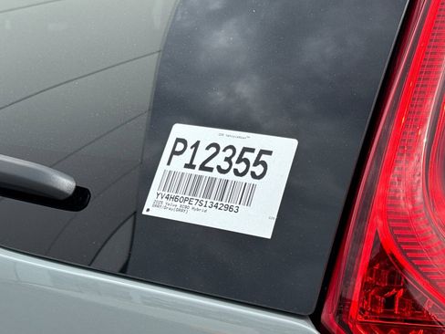 Used 2025 Volvo XC90 T8 Plus w/ Protection Package Premier AWD/4WD image 35
