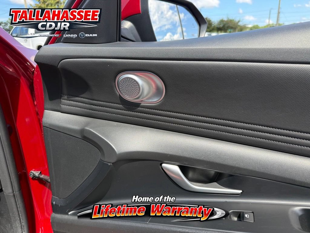 Used 2024 Hyundai Elantra Limited FWD image 34