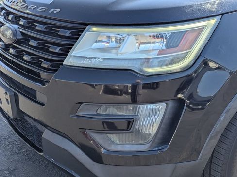 Used 2016 Ford Explorer XLT w/ Equipment Group 201A AWD/4WD image 12