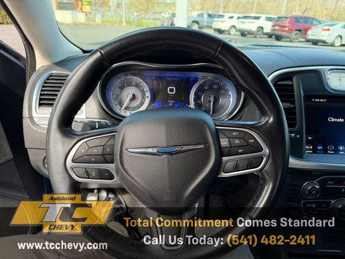 Used 2021 Chrysler 300 Touring w/ Sport Appearance Package image 19