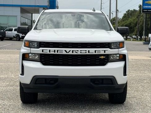 Used 2020 Chevrolet Silverado 1500 Custom w/ Custom Value Package AWD/4WD image 2