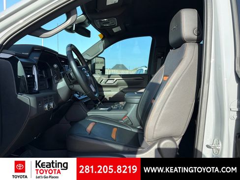 Used 2025 GMC Sierra 2500 AT4 w/ AT4 Preferred Package AWD/4WD image 11