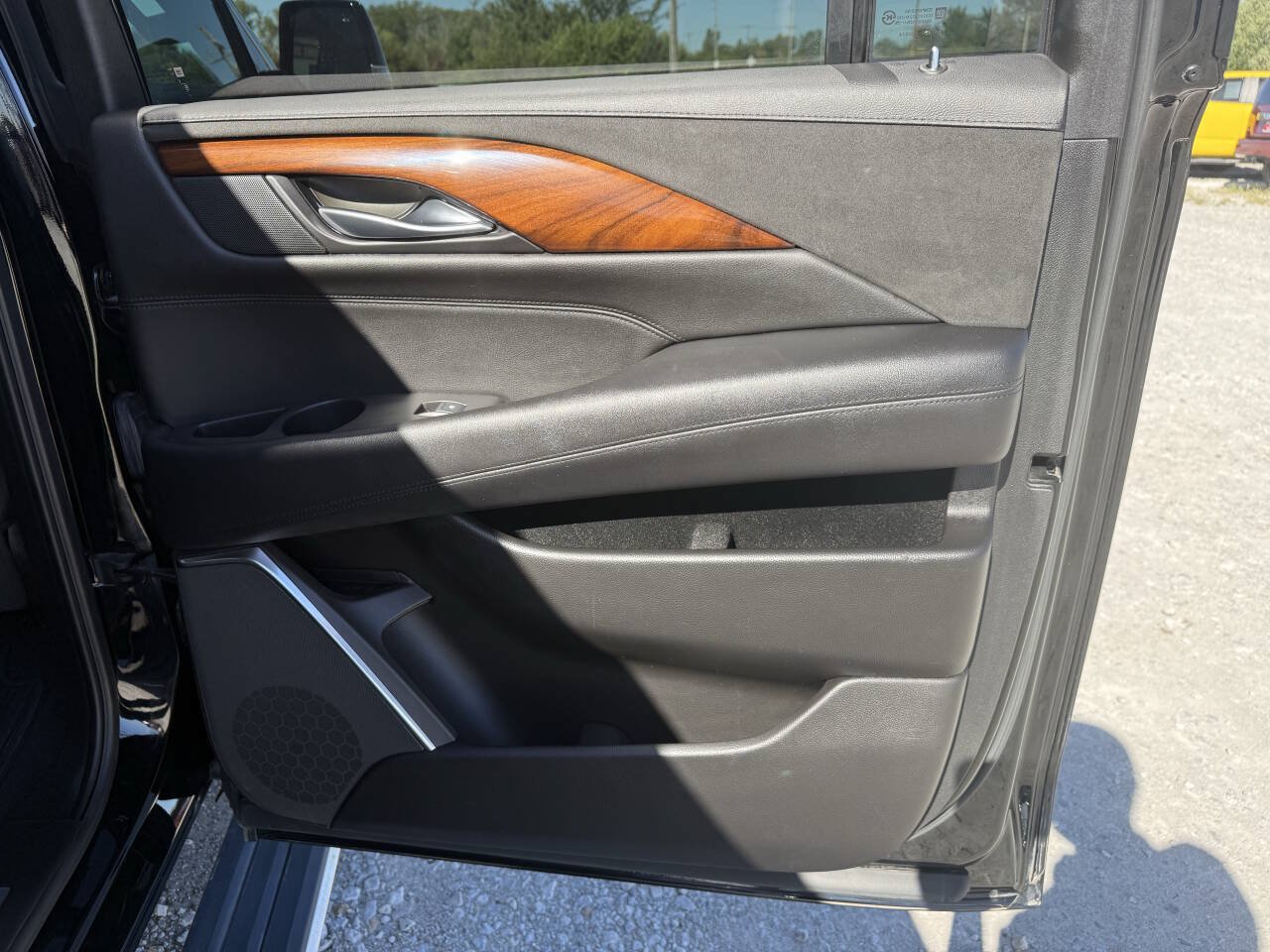 Used 2017 Cadillac Escalade ESV Premium Luxury AWD/4WD image 7