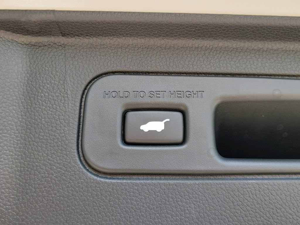 Used 2023 Honda Pilot EX-L image 8