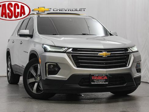 Used 2022 Chevrolet Traverse LT w/ LT Premium Package AWD/4WD image 1