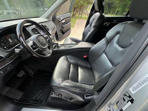 Used 2018 Volvo XC90 T6 Momentum w/ Convenience Package image 40