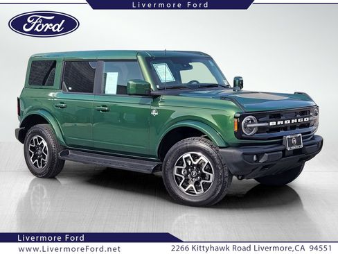 Used 2025 Ford Bronco Outer Banks image 1