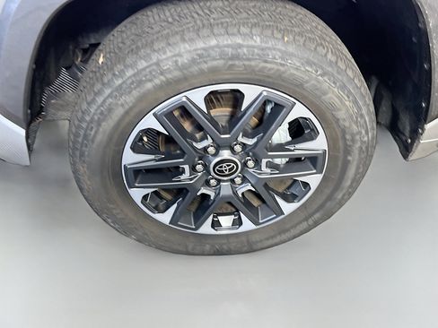 Used 2023 Toyota Tundra Limited image 14