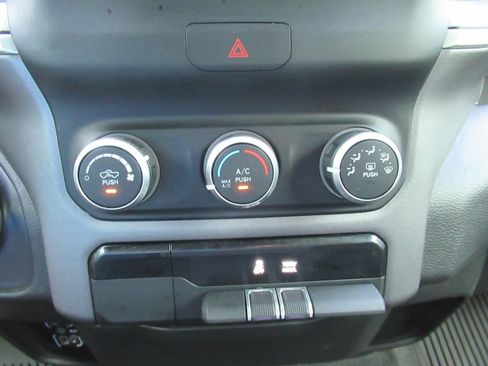 Used 2022 RAM 1500 Big Horn AWD/4WD image 26