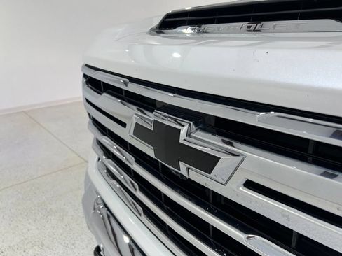 Used 2024 Chevrolet Silverado 2500 LTZ w/ LTZ Convenience Package AWD/4WD image 27