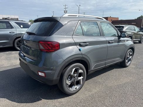 New 2025 Hyundai Venue SEL image 7