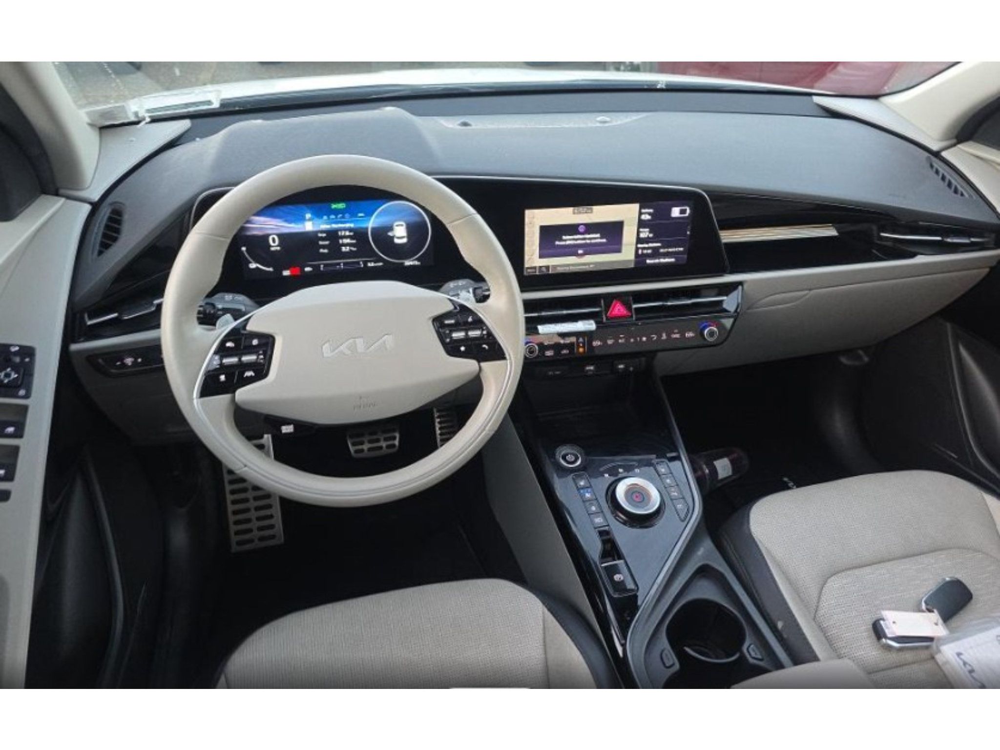 Used 2023 Kia Niro Wave w/ Wave Preserve Package FWD image 5