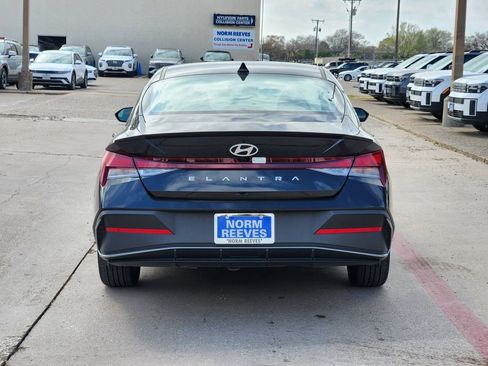 Certified 2025 Hyundai Elantra Sport image 6