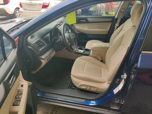 Used 2017 Subaru Outback 2.5i Premium AWD/4WD image 12