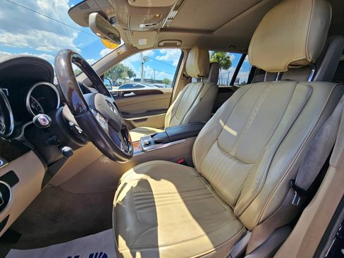 Used 2013 Mercedes-Benz GL 450 4MATIC w/ Premium 2 Pkg image 18