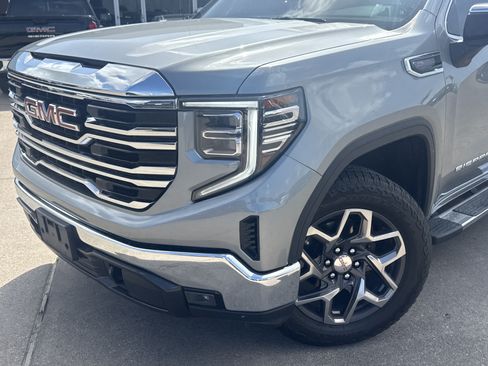 Used 2025 GMC Sierra 1500 SLT AWD/4WD image 2
