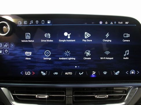 Used 2024 Chevrolet Equinox EV LT image 5