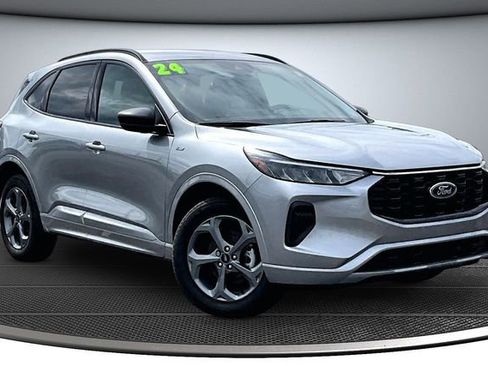 Used 2024 Ford Escape ST-Line w/ Tech Pack #1 AWD/4WD image 3