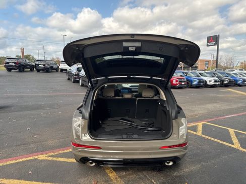 Used 2025 Lincoln Corsair Grand Touring w/ Jet Appearance Package image 8