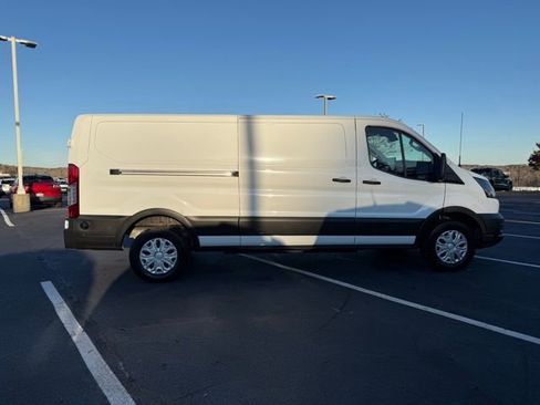 New 2024 Ford E-Transit Low Roof image 9