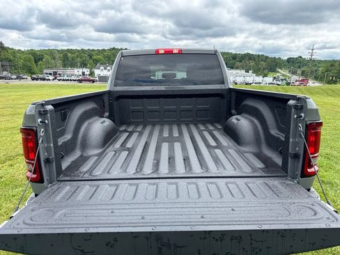 New 2026 RAM 2500 Big Horn AWD/4WD image 8