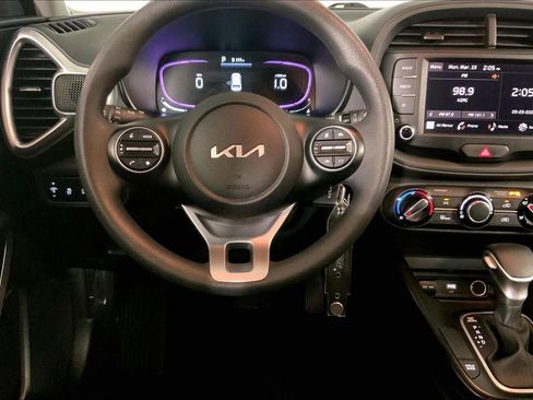 Used 2025 Kia Soul LX w/ LX Technology Package image 5