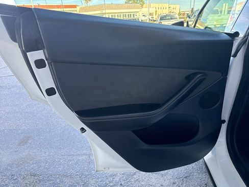 Used 2020 Tesla Model Y Long Range image 28